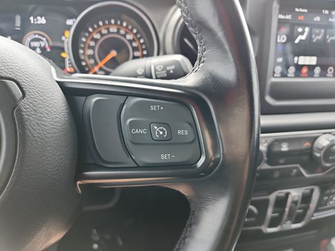 Used 2018 Jeep Wrangler Unlimited Sport S AWD/4WD image 22