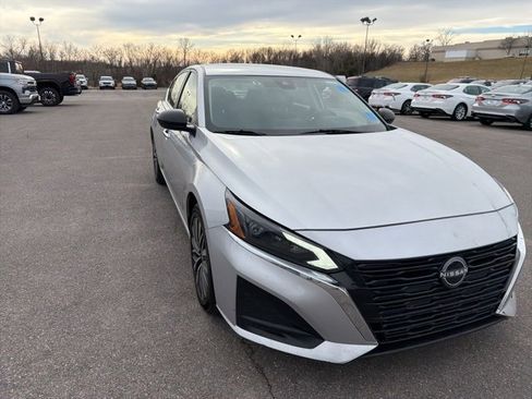 Used 2024 Nissan Altima 2.5 SV image 7