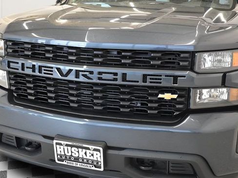 Used 2020 Chevrolet Silverado 1500 Custom w/ Custom Value Package AWD/4WD image 14