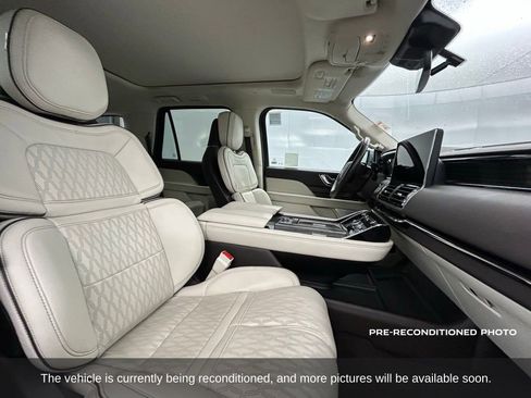 Used 2023 Lincoln Navigator Black Label image 17