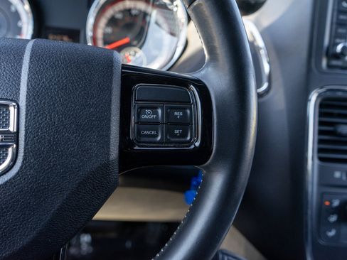 Used 2019 Dodge Grand Caravan SXT FWD image 24