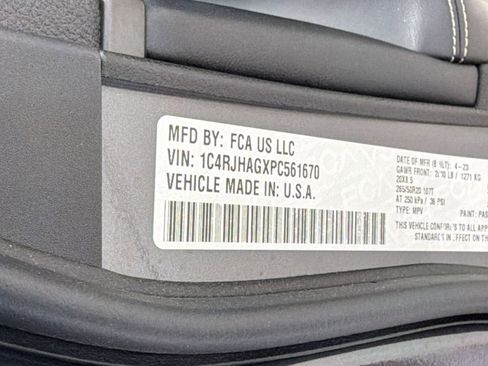 Used 2023 Jeep Grand Cherokee Altitude AWD/4WD image 18