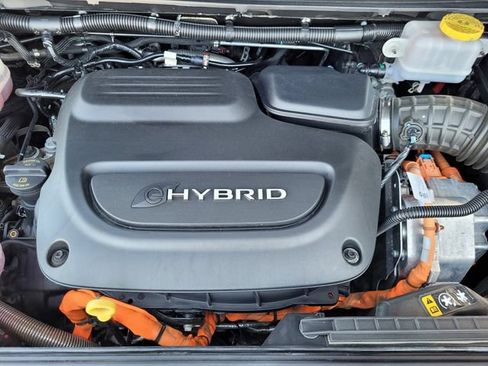 Used 2023 Chrysler Pacifica Touring-L FWD image 20
