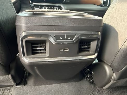 Used 2024 GMC Sierra 1500 Denali w/ Denali Reserve Package AWD/4WD image 17
