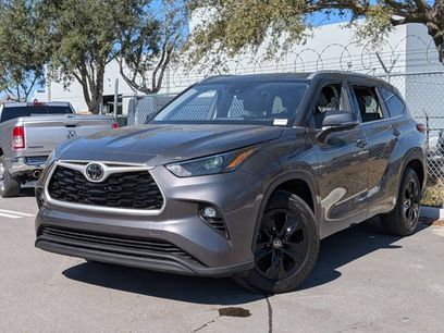 Used 2022 Toyota Highlander XLE