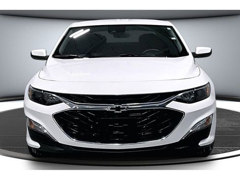Used 2023 Chevrolet Malibu RS w/ LPO, Floor Liner Package FWD image 4
