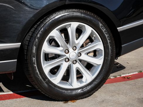 Used 2017 Land Rover Range Rover HSE image 52