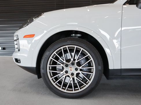 Certified 2023 Porsche Cayenne Platinum Edition AWD/4WD image 12