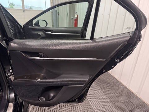 Used 2024 Toyota Camry SE FWD image 15