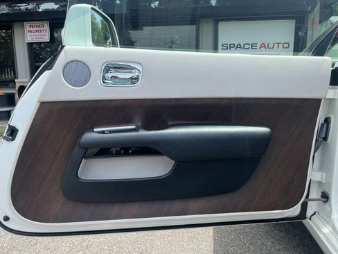 Used 2014 Rolls-Royce Wraith RWD image 17