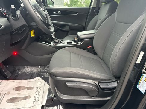 Used 2020 Kia Sorento LX FWD image 11