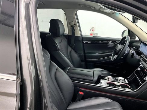 Used 2025 Genesis GV80 2.5T Standard AWD/4WD image 9