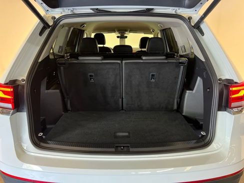Certified 2025 Volkswagen Atlas SE image 5