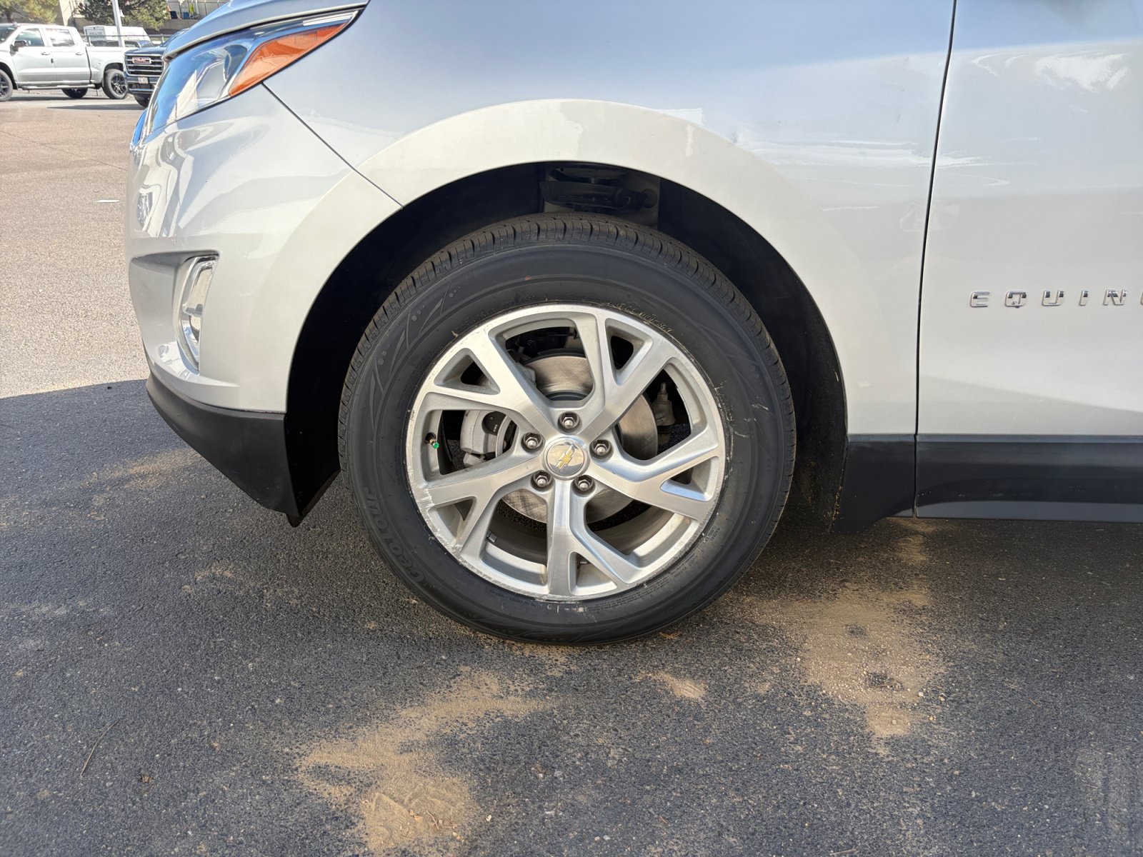 Used 2020 Chevrolet Equinox Premier AWD/4WD image 24