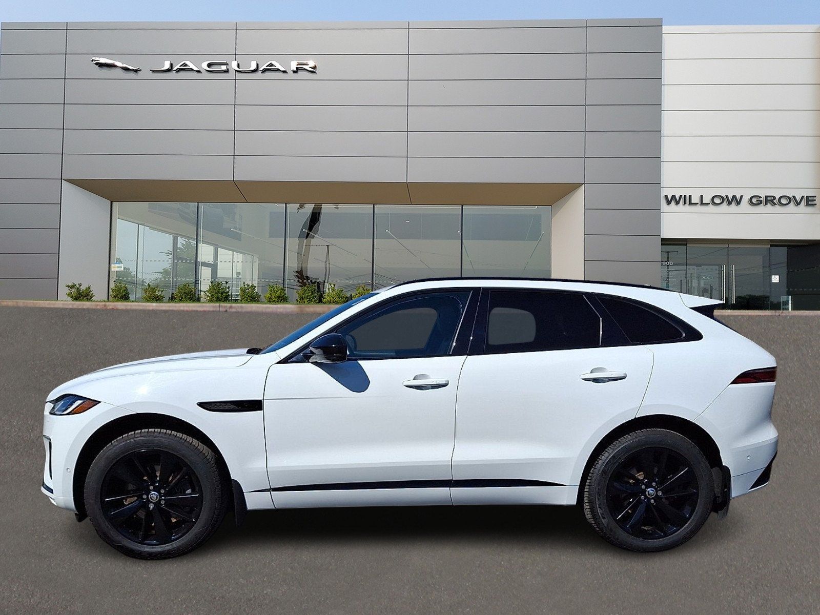 Used 2026 Jaguar F-PACE R-Dynamic S AWD/4WD image 6