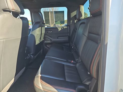 Used 2023 Nissan Frontier PRO-4X w/ Pro-4X Premium Package image 19