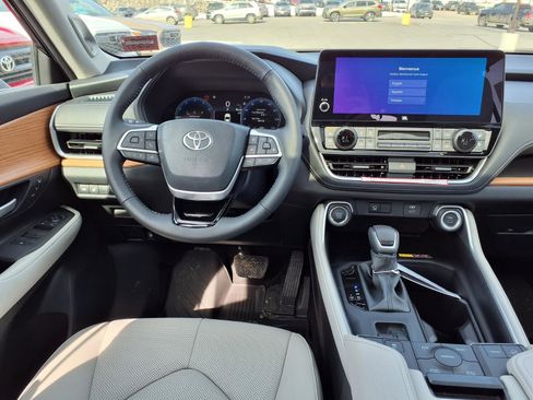 New 2026 Toyota Grand Highlander Limited AWD/4WD image 9