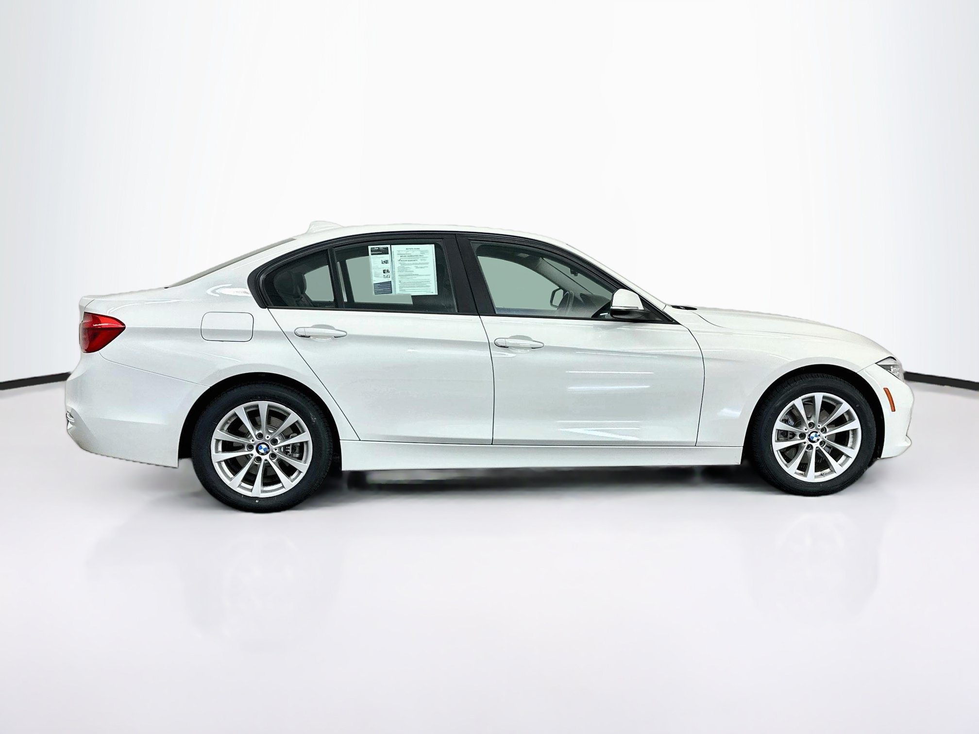 Used 2018 BMW 320i xDrive Sedan w/ Premium Package AWD/4WD image 10