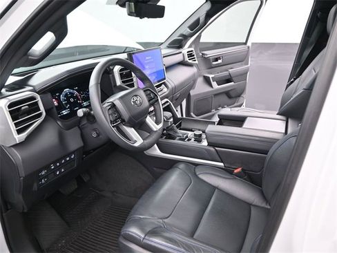 Used 2024 Toyota Sequoia Platinum image 7