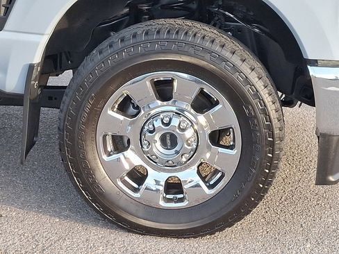 Used 2025 Ford F350 Lariat w/ Lariat Ultimate Package image 8