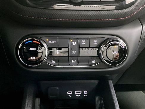 Used 2023 Chevrolet TrailBlazer RS w/ Convenience Package image 15