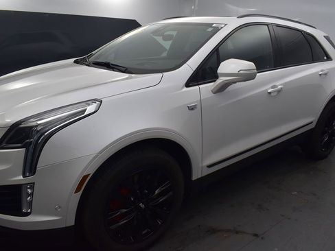 Used 2022 Cadillac XT5 Sportv w/ LPO, ONYX Package image 39