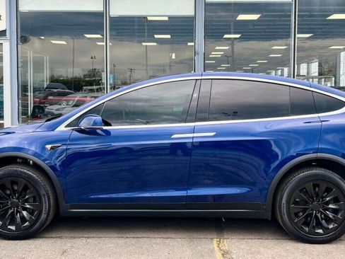 Used 2016 Tesla Model X 75D AWD/4WD image 2