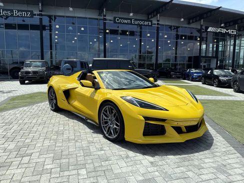 Used 2025 Chevrolet Corvette Z06 RWD image 6