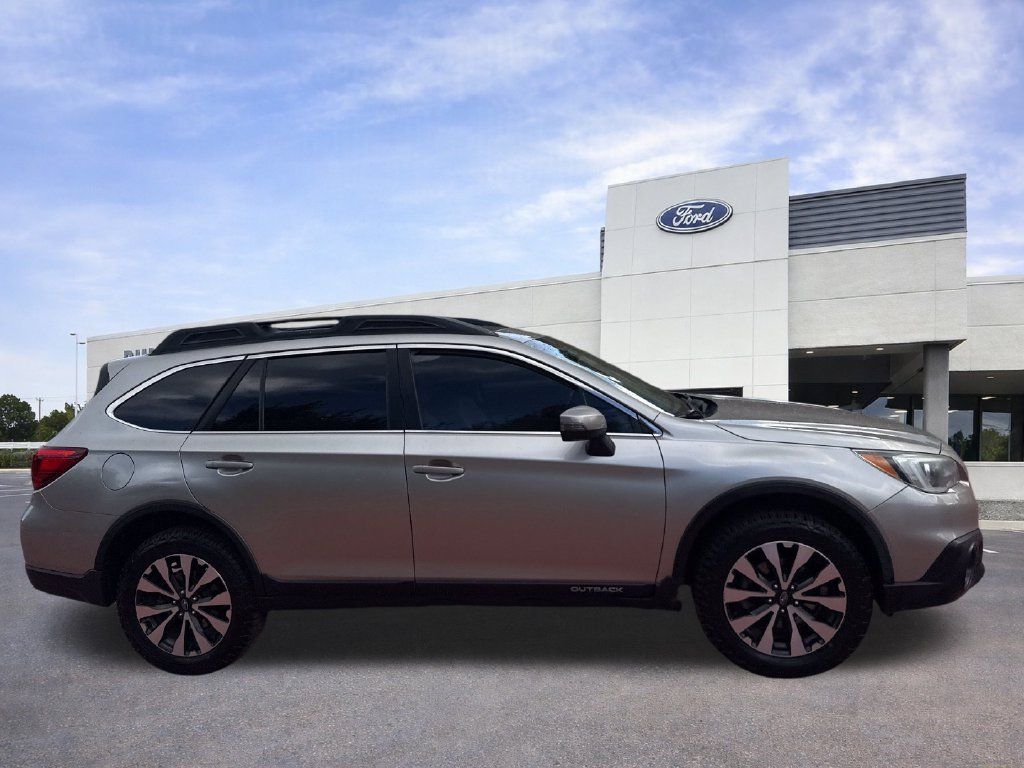 Used 2016 Subaru Outback 2.5i Limited AWD/4WD image 10