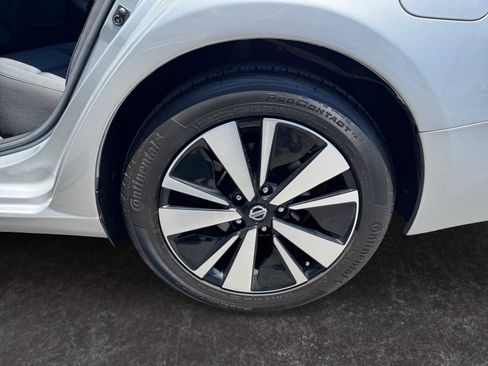Used 2022 Nissan Altima 2.5 SV FWD image 14