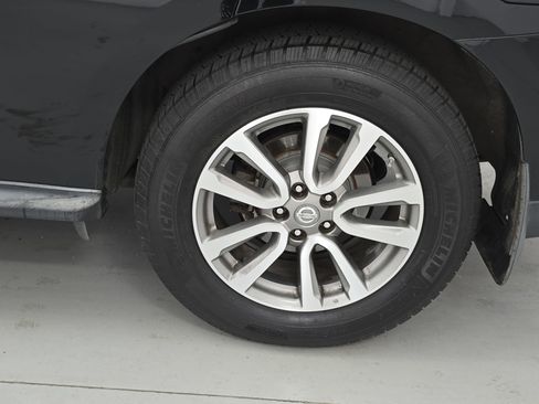 Used 2014 Nissan Pathfinder SV FWD image 32