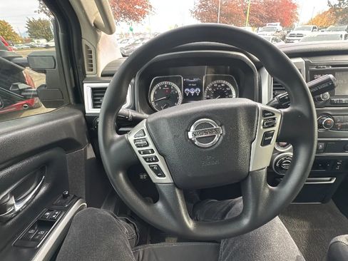 Used 2017 Nissan Titan SV AWD/4WD image 19