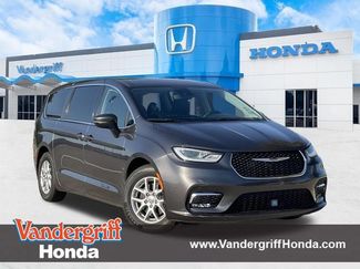 Used 2023 Chrysler Pacifica Touring-L FWD video 1
