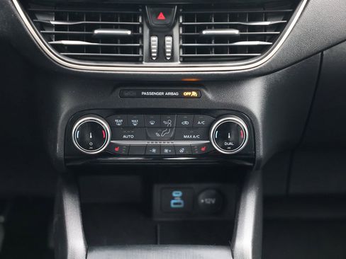 Certified 2022 Ford Escape SEL image 23