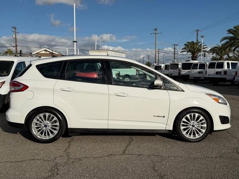 Used 2017 Ford C-MAX SE w/ Interior Protection Package image 4