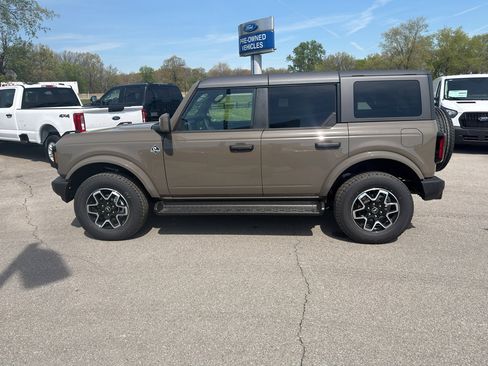 New 2026 Ford Bronco Outer Banks AWD/4WD image 8