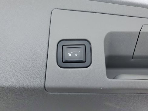 Used 2018 Cadillac XT5 Luxury w/ Driver Awareness Package image 33