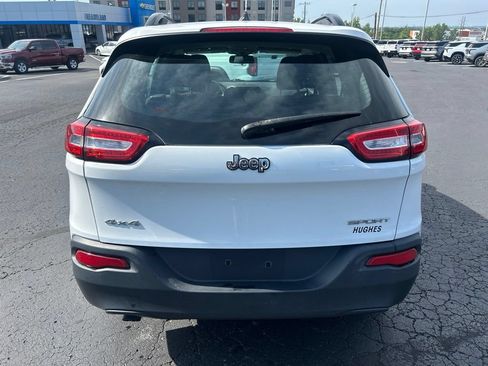 Used 2015 Jeep Cherokee Sport w/ Sport Appearance Group AWD/4WD image 6