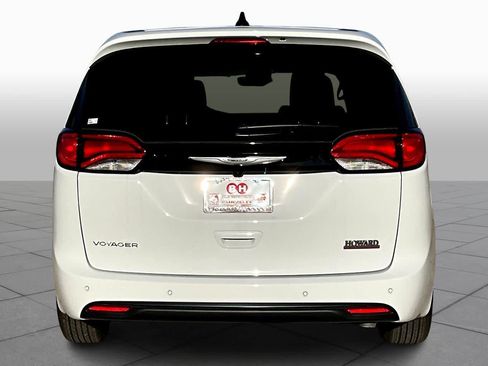 New 2026 Chrysler Voyager LX image 5