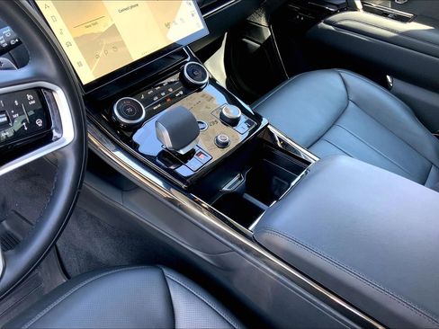 Used 2023 Land Rover Range Rover Sport SE AWD/4WD image 16