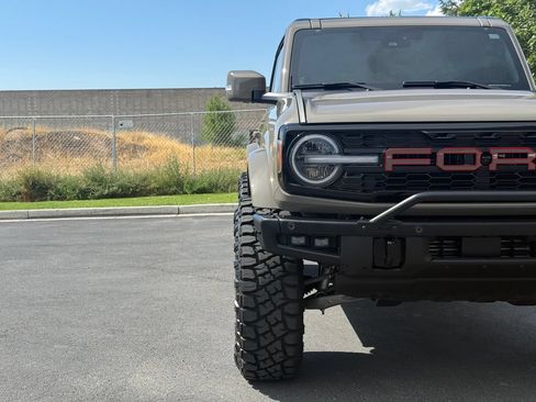 Used 2025 Ford Bronco Badlands AWD/4WD image 4