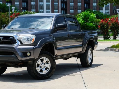 Used 2014 Toyota Tacoma 4x4 Double Cab w/ TRD Off-Road Package image 9