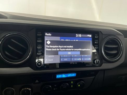 Used 2021 Toyota Tacoma TRD Off-Road AWD/4WD image 72