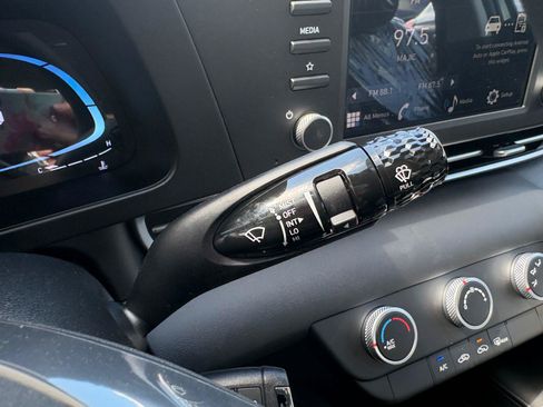 New 2026 Hyundai Elantra SE FWD image 23
