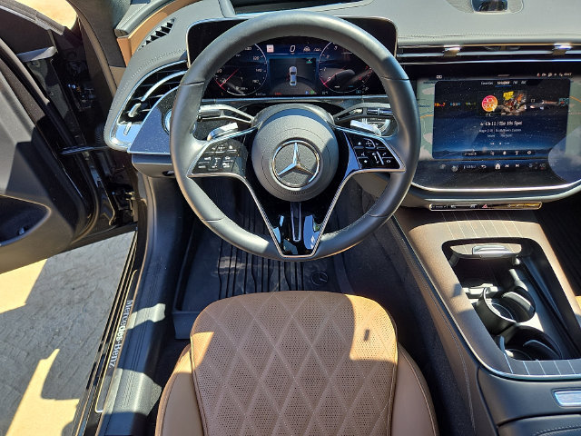 Used 2024 Mercedes-Benz E 450 4MATIC Sedan image 3
