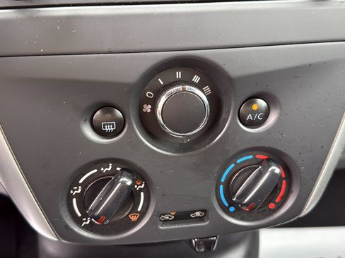 Used 2015 Nissan Versa FWD image 15
