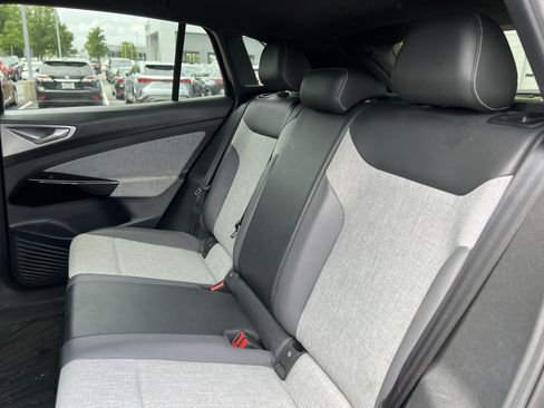 Used 2023 Volkswagen ID.4 Pro RWD image 34