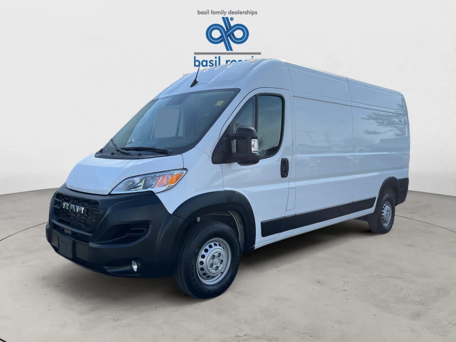 Used 2025 RAM ProMaster 2500 w/ Convenience Group FWD image 3