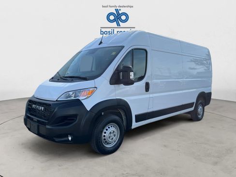 Used 2025 RAM ProMaster 2500 w/ Convenience Group image 3