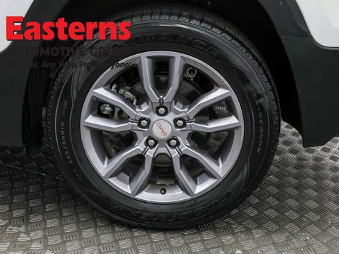 Used 2024 GMC Terrain SLT image 35